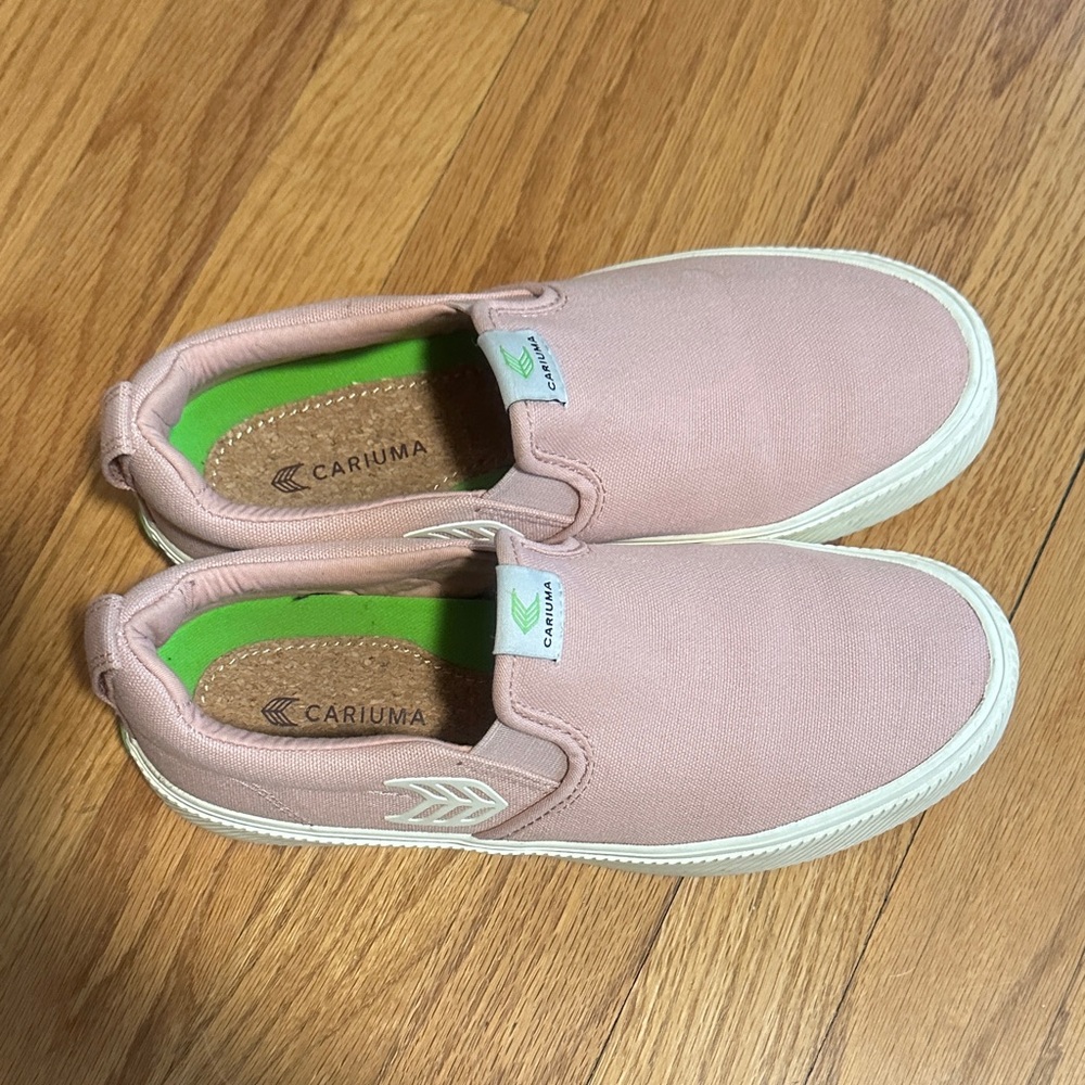 Cariuma Women's Pink Slip-On Sneakers